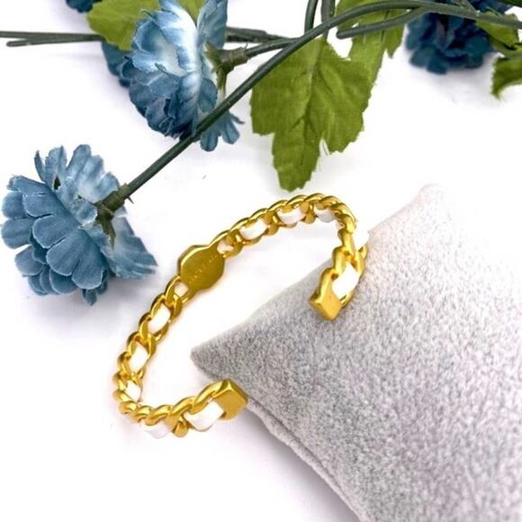 New Tory Burch Gemini White Leather Cuff Bracelet - Picture 8 of 10